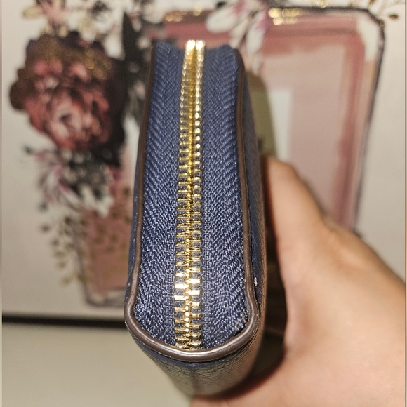 MICHAEL KORS JET SET CONTINENTAL WALLET - Picture 3 of 7